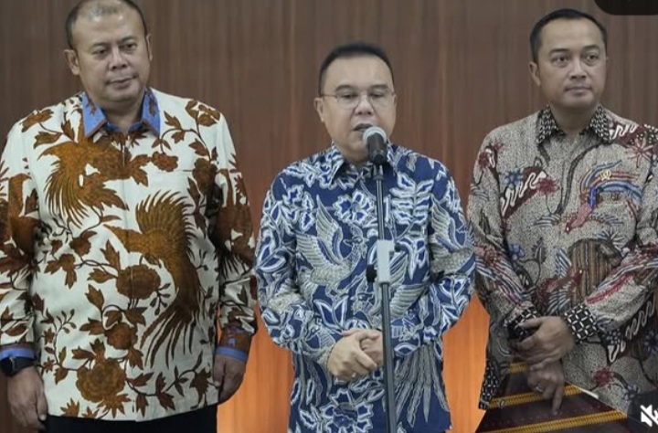 Wakil Ketua DPR RI Sufmi Dasco Ahmad saat memberikan keterangan pers terkait soal kabar PHK (Instagram @sufmi_dasco)