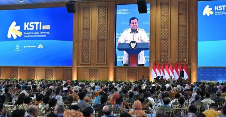 Presiden RI Prabowo Subianto saat bicara mengenai RI masih impor gandum acara Sarasehan Kebangsaan Konvensi Sains, Teknologi, dan Industri Indonesia (KSTI) di JCC Senayan, Jakarta, Jumat 26 Juni 2026 (Instagram @kemensetneg.ri)