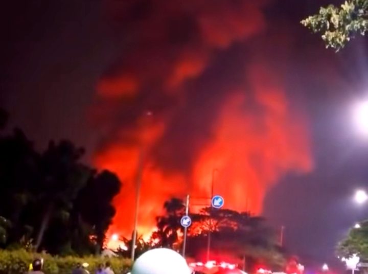 Kebakaran Hebat Landa Permukiman Pasar Jiung Kemayoran, Diduga Dipicu Korsleting Listrik