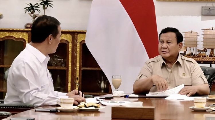 Presiden Prabowo Subianto panggil Menteri Pertanian Andi Amran Sulaiman di Istana Merdeka, Jakarta, Kamis (18/6/2027). (Dok IG Seskab)
