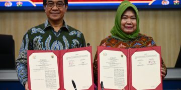 Plt Setjen MPR RI Siti Fauziah saat tandatangan MoU dengan Univ Hasanudin