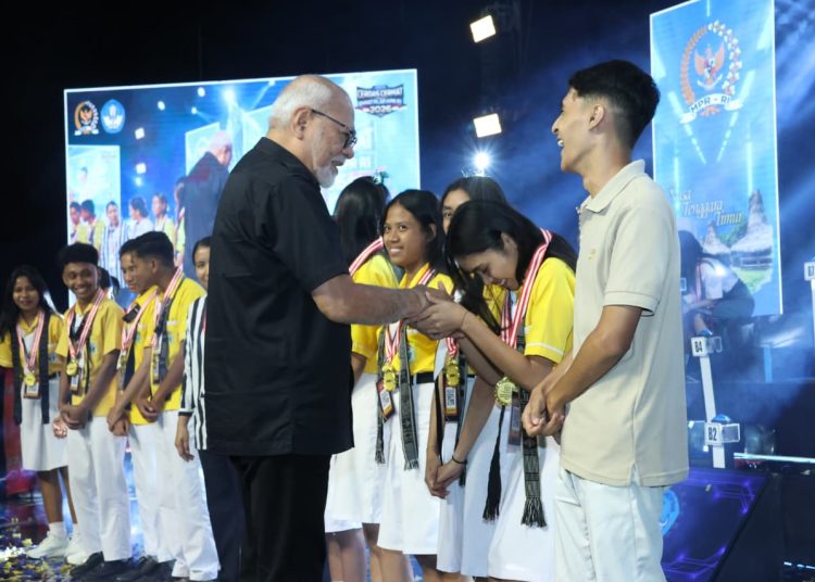 SAM Regina Pacis Bajawa raih juara LCC Empat Pilar MPR RI