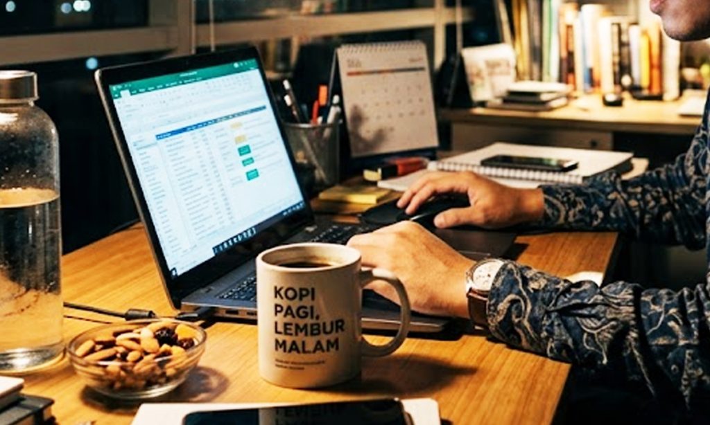 Tips Minum Kopi Saat Lembur