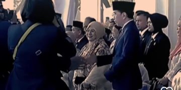 Foto saat Presiden RI Prabowo Subianto dan Presiden ke 7 RI Joko Widodo atau Jokowi bertemu di HUT Bhayangkara ke 80 (Instagram @kementerian_kontroversi)