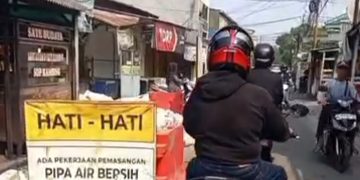 Ilustrasi galian di Jakarta yang menyebabkan kemacetan jalan (Instagram @lintascondetupdate)