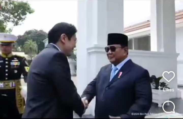 Presiden RI Prabowo Subianto menyambut kedatangan PM Singapura Lawrence Wong di Istana Merdeka, Jakarta (Instagram @_gemoy02_)
