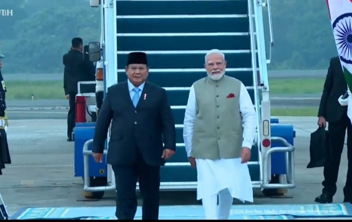 Prabowo Sambut Kedatangan PM India di Halim Perdanakusuma Diiringi Tarian None Kemayoran