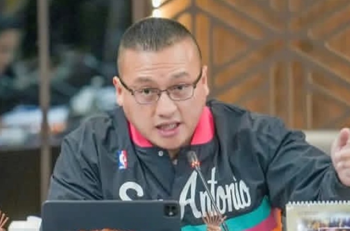 Hardiyanto Kenneth Anggota DPRD DKI Jakarta Fraksi PDI Perjuangan diduga terobos jalur busway (Instagram @faktapersidoofficial)