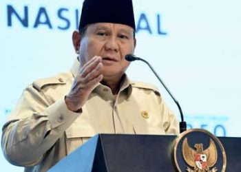 Presiden RI Prabowo Subianto sentil Menpora Erick Thohir yang belum bisa bawa Indonesia ke Piala Dunia (Instagram @airlanggahartarto_official)