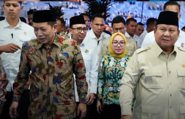 Menkop Ferry Juliantono bersama Presiden RI Prabowo Subianto (Instagram @kemenkop)