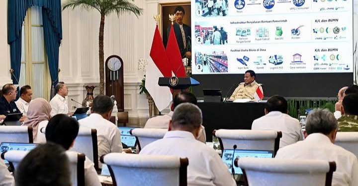 Presiden RI Prabowo Subianto perintahkan benahi tata kelola MBG saat rapat bersama pimpinan BGN di Istana, Rabu 15 Juli 2026 (Instagram @sekretariat.kabinet)