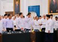 Menteri ESDM Bahlil Lahadalia saat sidang kabinet di Istana Negara. Dapat mandat dari Presiden RI Prabowo Subianto untuk kaji B60 (Instagram @melangkahdaritimur.id)