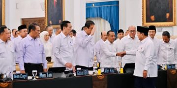 Menteri ESDM Bahlil Lahadalia saat sidang kabinet di Istana Negara. Dapat mandat dari Presiden RI Prabowo Subianto untuk kaji B60 (Instagram @melangkahdaritimur.id)