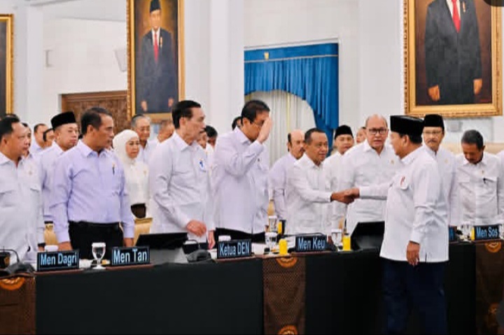 Menteri ESDM Bahlil Lahadalia saat sidang kabinet di Istana Negara. Dapat mandat dari Presiden RI Prabowo Subianto untuk kaji B60 (Instagram @melangkahdaritimur.id)