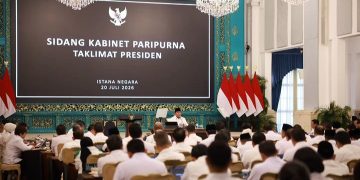 Presiden RI Prabowo Subianto saat menggelar sidang kabinet pada Senin 20 Juli 2026, berkomitmen entaskan kemiskinan di RI (Instagram @sekretariat.kabinet)