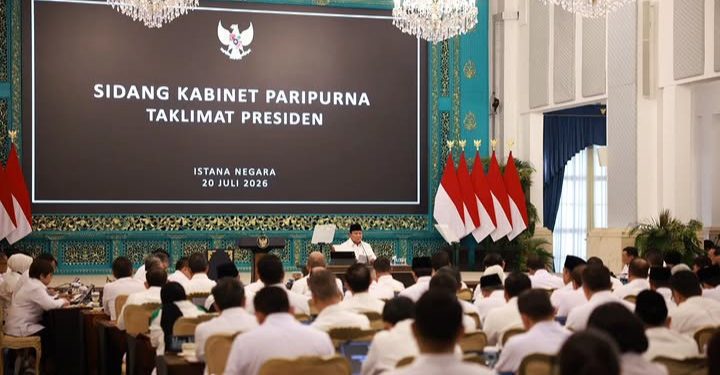 Presiden RI Prabowo Subianto saat menggelar sidang kabinet pada Senin 20 Juli 2026, berkomitmen entaskan kemiskinan di RI (Instagram @sekretariat.kabinet)