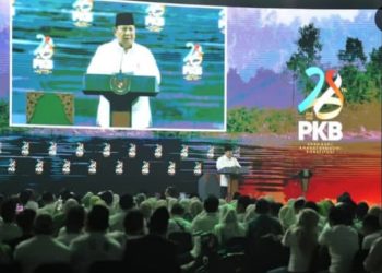 Presiden RI Prabowo Subianto dalam sambutannya menyapa Ketum Partai Golkar Bahlil Lahadalia (Instagram @sekretariat.kabinet)