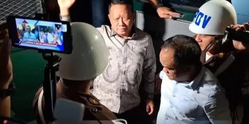 Febrie Adriansyah tiba di rutan KPK tanpa mengenakan rompi tahanan (Instagram @koranbaliexpress)