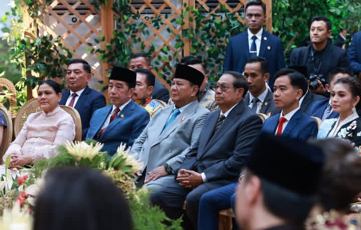 Momen Presiden Prabowo Subianto, Presiden ke 7 RI Joko Widodo atau Jokowi) dan Presiden ke 6 RI Susilo Bambang Yudhoyono (SBY) kompak menghadiri acara pernikahan putra dari pengusaha kenamaan Tanah Air, Garibaldi Thohir, pada Minggu 26 Juli 2026 (Instagram @prabowo)