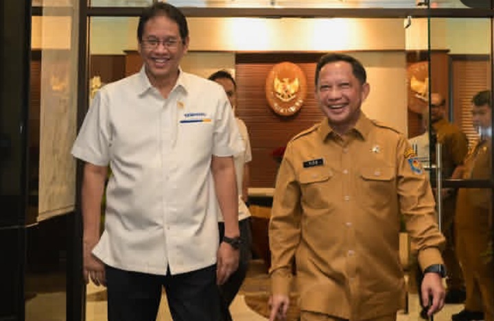 Mendagri Tito Karnavian temui Menkeu Purbaya Yudhi Sadewa bahas soal anggaran tambahan 4 program (Instagram @menkeuri)