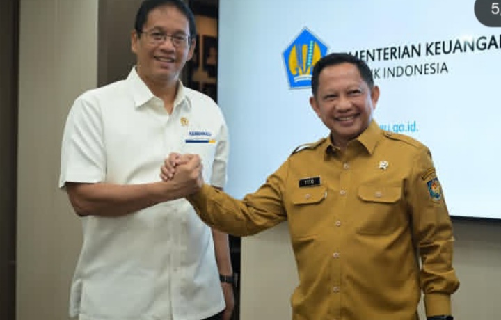 Mendagri Tito Karnavian temui Menkeu Purbaya Yudhi Sadewa di kantor Kemenkeu, Senin 27 Juli 2026 (Instagram @menkeuri)