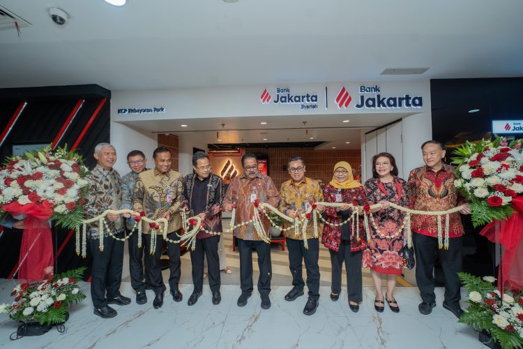Wagub DKI Jakarta, Rano Karno dan jajaran dalam peresmian New Look Branch pada KCP Kebayoran Park (Dok Istimewa)
