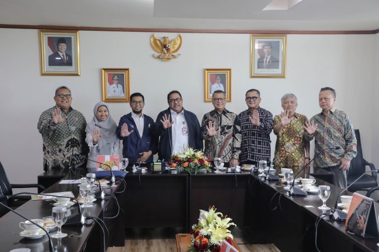 Wakil Gubernur DKI Jakarta Rano Karno saat terima audiensi Pengurus Harian PWI Jaya di Balai Kota, Rabu (15/7). (Dok Istimewa)