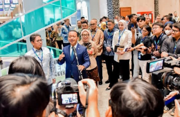 Menteri ESDM Bahlil Lahadalia bicara soal alasan RI maish andalkan impor minyak (Instagram @bahlillahadalia)
