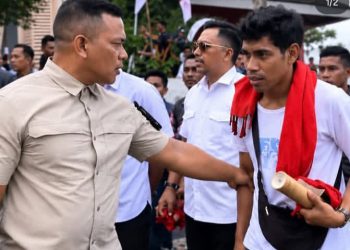 Aksi ajudan Gubernur Maluku yang terekam video dan viral melontarkan kata-kata rasis ke mahasiswa (Instagram @beta_maluku)