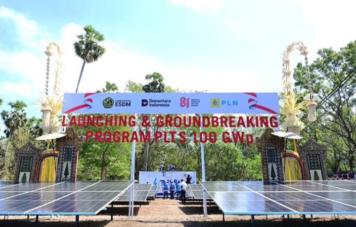 Lauching dan groundbreaking Proyek pembangunan PLTS 100 GWp (Instagram @sekretariat.kabinet)