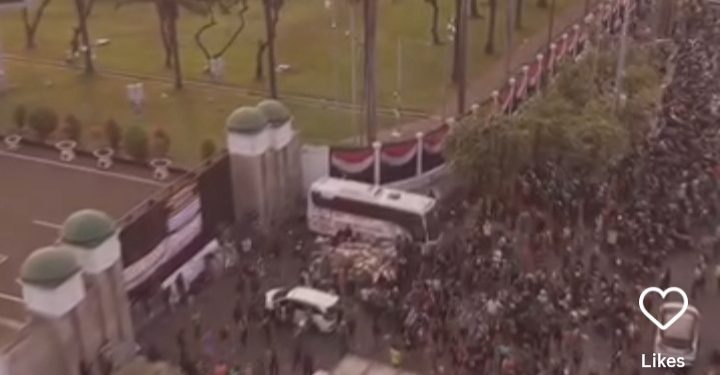Ilustrasi aksi demo yang akan berlangsung hari ini Kamis 27 Agustus 2026 di Gedung DPR (Instagram @ceritajakarta360)