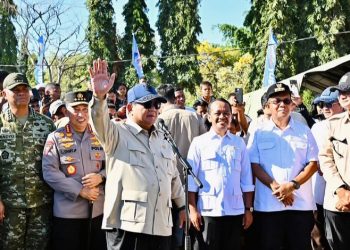 Presiden Prabowo saat kunjungi korban gempa NTT, Rabu 26 Agustus 2026 (Instagram @sekretariat.kabinet)