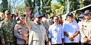 Presiden Prabowo saat kunjungi korban gempa NTT, Rabu 26 Agustus 2026 (Instagram @sekretariat.kabinet)