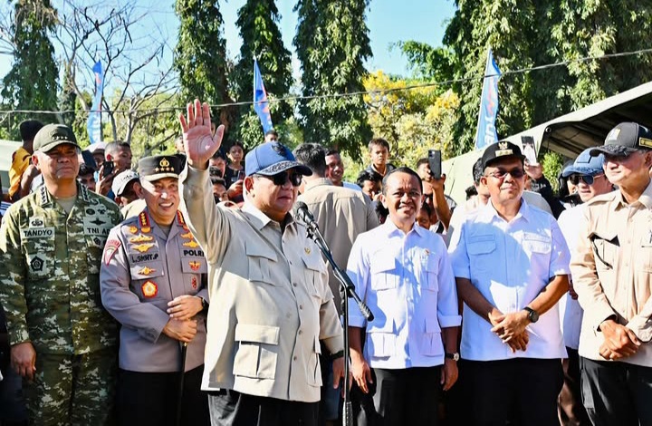 Akhirnya yang Dinantikan Tiba, Prabowo Kunjungi Korban Gempa NTT: Sengaja Tidak Datang Awal Biar Konsentrasi Tak Pecah