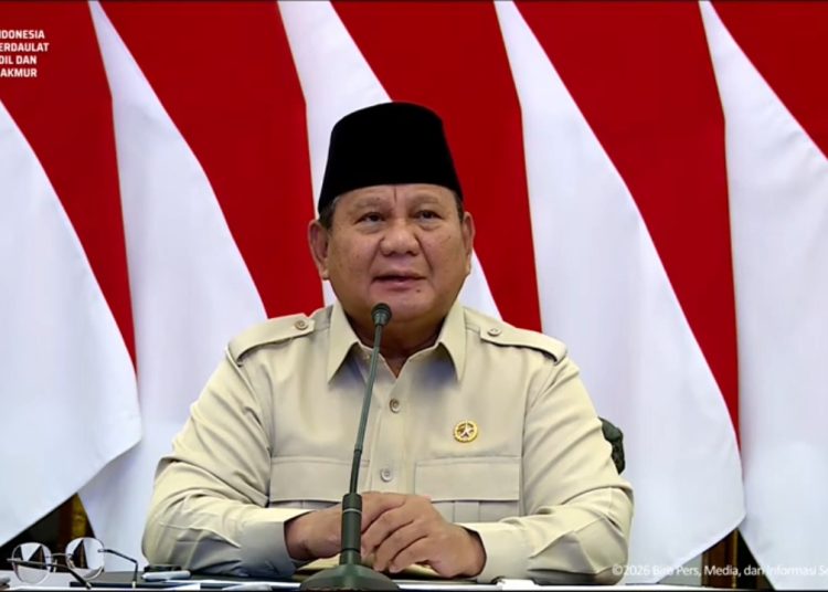 Presiden Prabowo saat meresmikan jembatan dan sumber air bersih yang dibangun TNI-Polri (YouTube @sekretariat presiden)