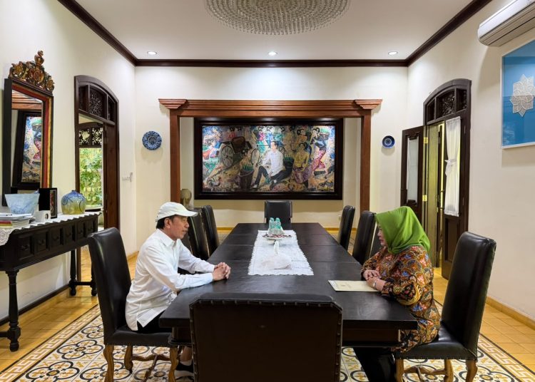 SIti Fauziah serahkan surat undangan Sidang Tahunan MPR RI ke Jokowi