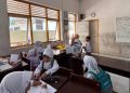 Anak-anak sekolah di Jakarta bisa KBM seperti biasa usai PJJ dua hari karena sebaran abu vulkanik erupsi Gunung Anak Krakatau (Instagram @info.jakartabarat)