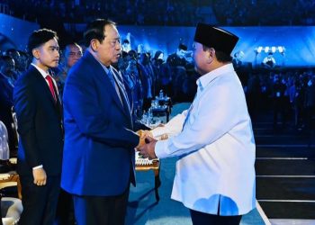 Momen Presiden Prabowo Subianto bersalaman dengan Ketua Majelis Tinggi Partai Demokrat Susilo Bambang Yudhoyono saat puncak perayaan HUT ke 25 Partai Demokrat (Instagram @sekretariat.kabinet)