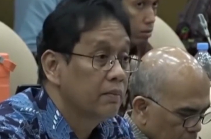 Purbaya Yudhi Sadewa masih hadiri rapat bersama DPD di DPR RI, di tengah pelantikan Suahasil Nazara sebagai Menkeu baru (Instagram @rumpi_gosip)
