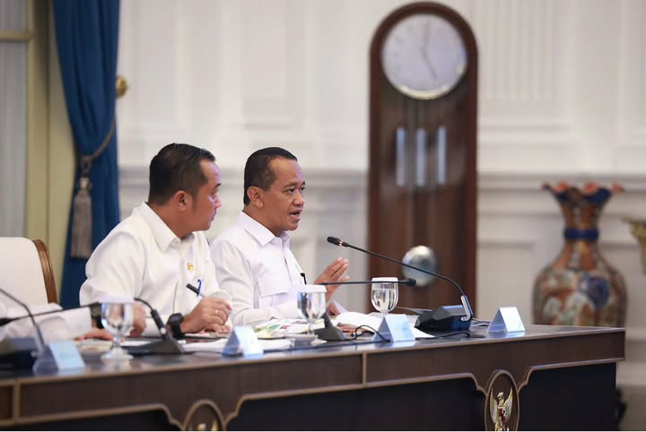 Menteri ESDM Bahlil Lahadalia bicara soal kelangkaan BBM di Makassar, Sulawesi Selatan (Instagram @sekretariat.kabinet)
