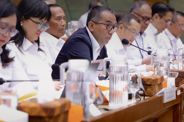 Mendiktisaintek, Brian Yuliarto akan tindak lanjuti arahan Presiden Prabowo Subianto minta biaya kuliah di universitas negeri digratiskan (Instagram @brian_yuliarto)