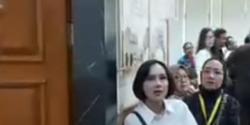 Sara Wijayanto hadiri sidang perdana perceraian dengan Demian Aditya yang digelar hari ini Kamis 24 September 2026 (Instagram @seleb_oncamnews)