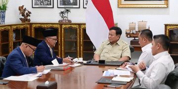 Menhaj Irfan Yusuf saat ratas bersama Presiden Prabowo Subianto (Instagram @sekretariat.kabinet)