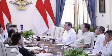 Presiden Prabowo Subianto saat ratas bersama Menkes Budi Gunadi Sadikin dan BPJS (Instagram @Sekretariat.kabinet)