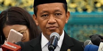 Bahlil Lahadalia rangkap jabatan usai dilantik jadi Menko Bidang Hilirisasi dan Transisi Energi pada Kamis 1 Oktober 2026 di Istana oleh Presiden Prabowo Subianto (Instagram @harianedtocom)